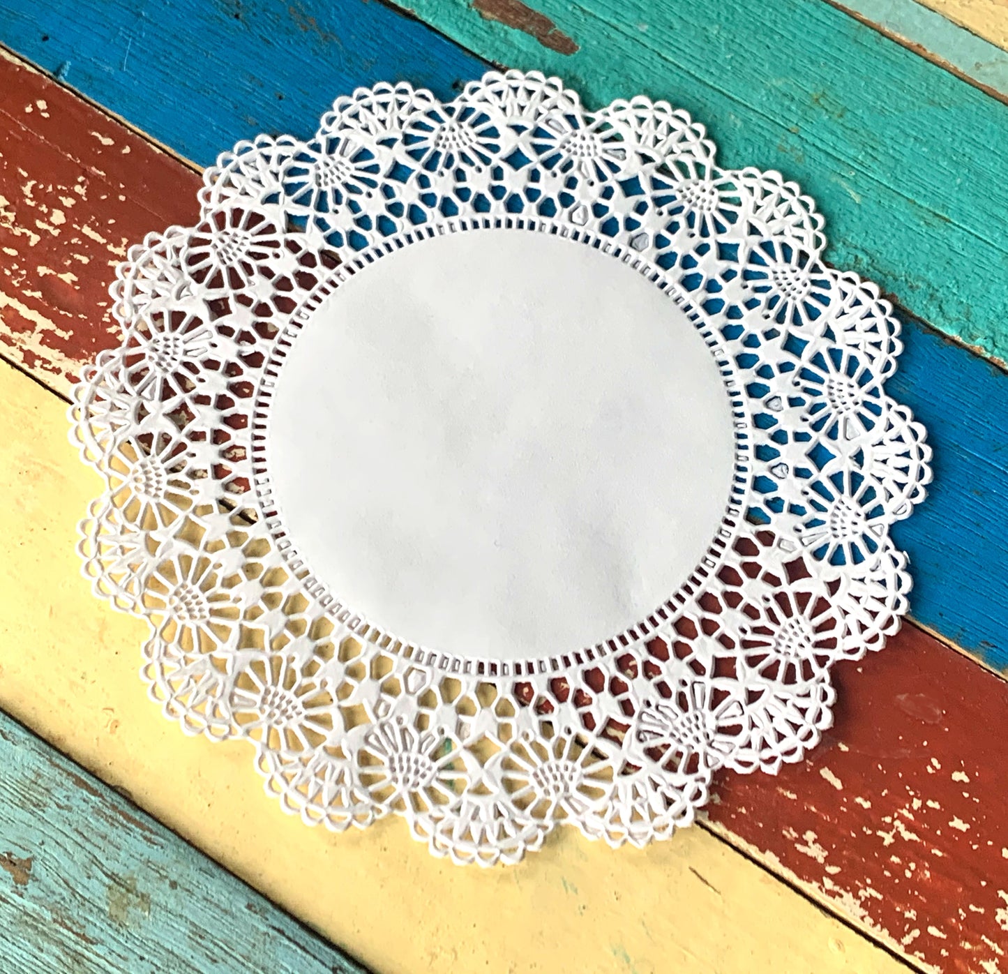 Doilies - 30 Spitzenuntersetzer für Muffins & Törtchen mit hübschen Design