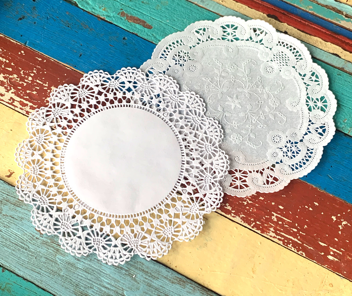 Doilies - 30 Spitzenuntersetzer für Muffins & Törtchen mit hübschen Design