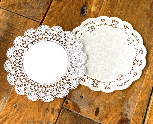 Doilies - 30 Spitzenuntersetzer für Muffins & Törtchen mit hübschen Design